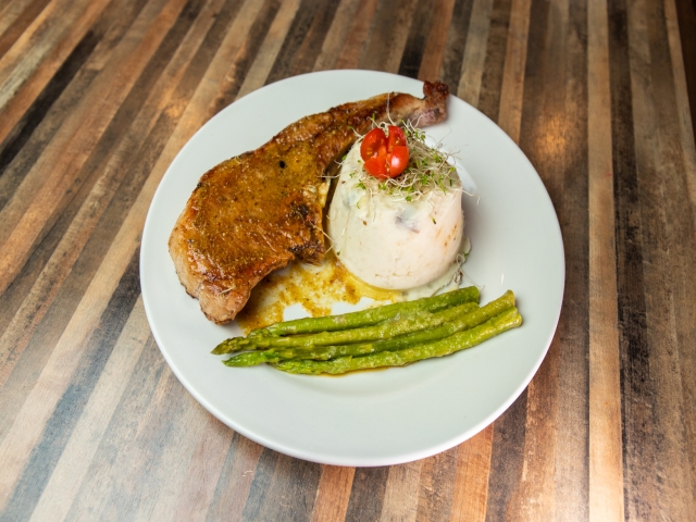 Tomahawk Pork Chop<br><font color="#00aaa0">$24.99</font>