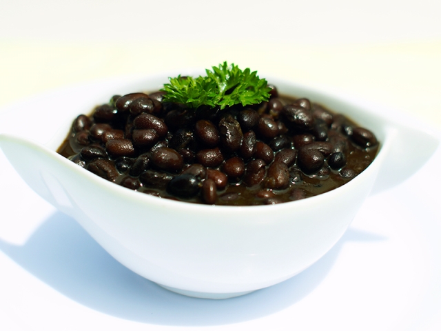 Habichuelas Negras o Rojas <br><font color="#00aaa0">$2.99</font>